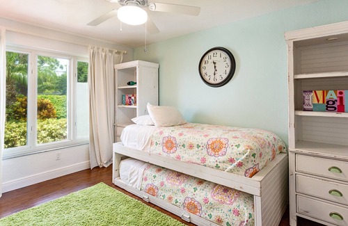 Park Shore House | Xanadu, Pool Home, Walk to Beach and Shopping!