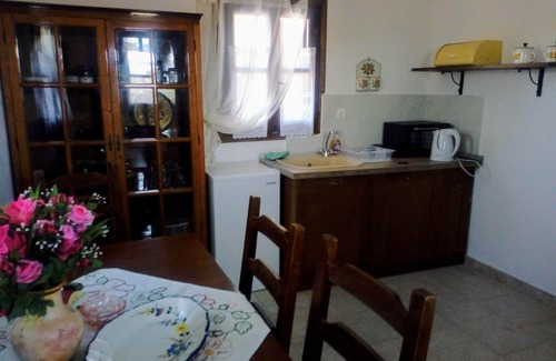 Charouda Apartment | Xenonas: an apartment in a garden for up to 5 persons in Mani