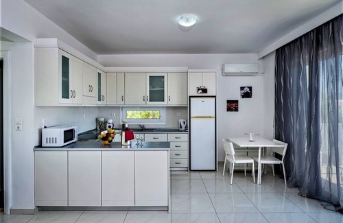 Zipari Villa | XENOS VILLA 1 WITH PRIVATE SWIMMING POOL, NEAR THE SEA