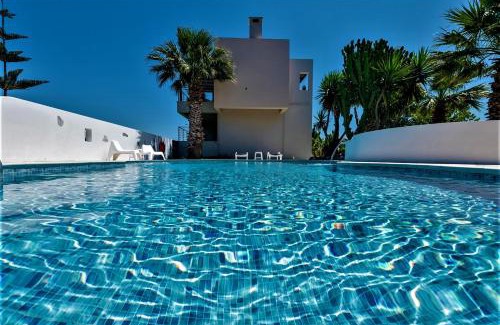 Zipari Villa | XENOS VILLA 2 with a private pool,near the sea