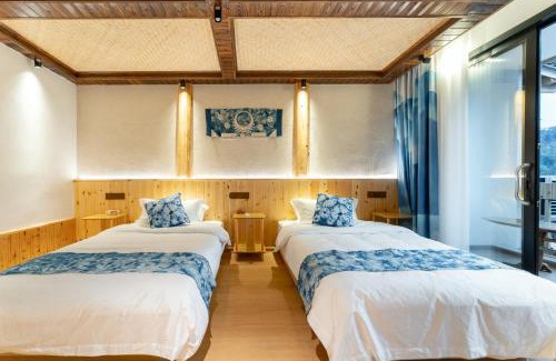 Qiandongnan House | Xijiang Longtang Liyuan Mountain Resort B&B