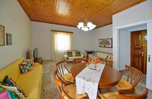 idhra Apartment | Xirouchakis Eva Charmy house