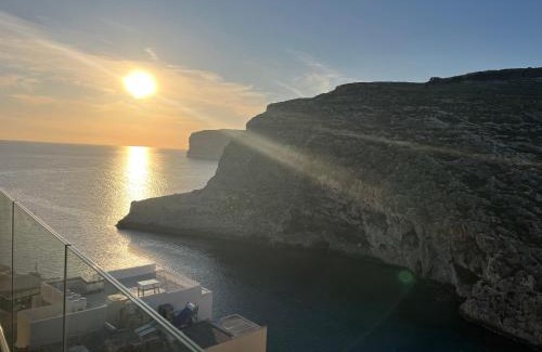 Xlendi Apartment | Xlendi - Seafront 2 Bedroom Apartment, Fully Air-conditioned and equipped with all amenities