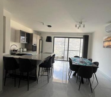 Xlendi Apartment | Xlendi - Seafront 2 Bedroom Apartment, Fully Air-conditioned and equipped with all amenities