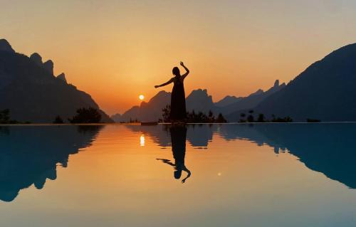 Wulingyuan Hotel | XMAN Sunrise Peaks Resort-Sky Mirror Infinity Pool