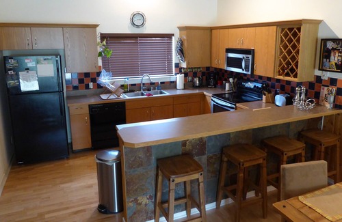 Big Sky House | XMAS IN JULY = FREE Night & Summer Fun! 3br, 3ba, Spa, Bikes, Gourmet Kitchen