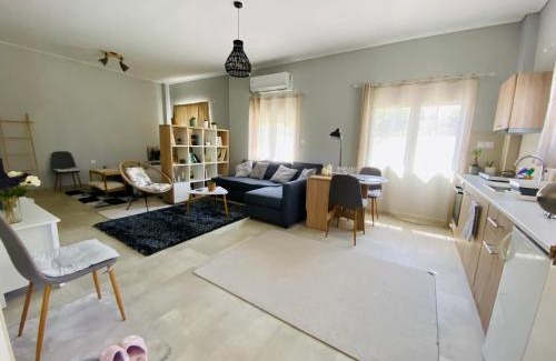 Mesolongi Apartment | Xrysa's Central City Apartment