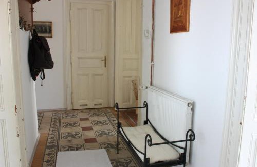 Zagreb House | Xxl room with a lounge on Britanski trg, shared bathroom & kitchen