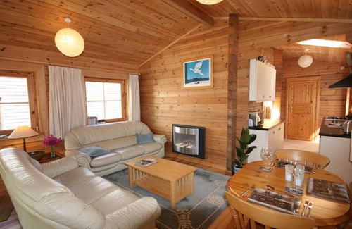 Bodorgan Cottage | Y BERLLAN, family friendly in Bodorgan
