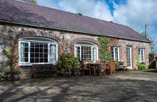 Bontnewydd Cottage | Y Berllan - sleeps 6 guests in 3 bedrooms