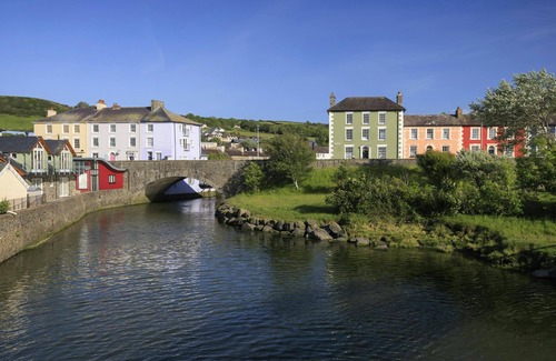 Aberaeron Cottage | Y Bwthyn, Aberaeron - Two Bedroom Cottage, Sleeps 4