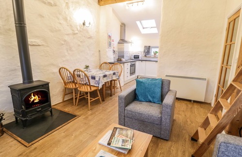 Gallt Y Foel Cottage | Y BWTHYN, pet friendly, character holiday cottage in Llanberis