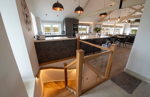 Malltraeth House | Y Cei - Newly renovated beach front holiday home