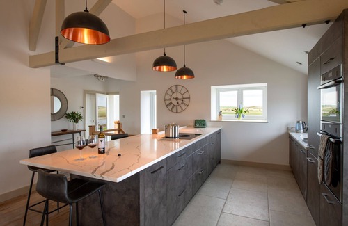 Malltraeth House | Y Cei - Newly renovated beach front holiday home