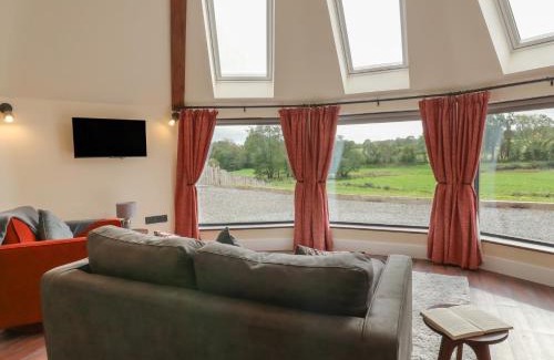 Cribyn House | Y Cwlwm