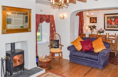 Denbigh House | Y Ddol