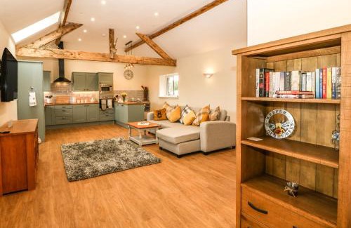 Bont Newydd House | Y Felin The Granary