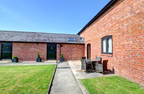 Caersws House | Y Stabl - Two Bedroom House, Sleeps 4