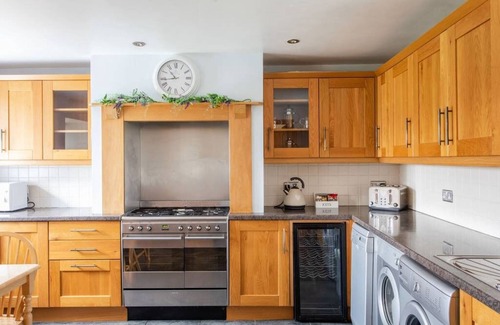 Llanelli House | Y Stablau (The Stables)