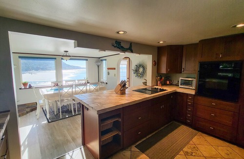 Yachats House | Ya-Hatian Tides - Yachats Bay/Oceanfront