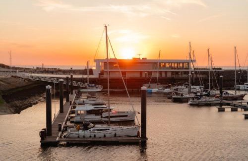 Cadzand-Bad Boat Rental | Yacht by Strandhotel - hotel service & wellness
