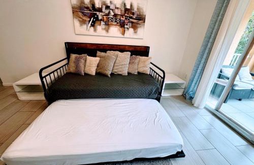Aventura Apartment | Yacht Club Miami Suite 2 Bedroom and 2 Bathroom With Baby Crib & Free Parking