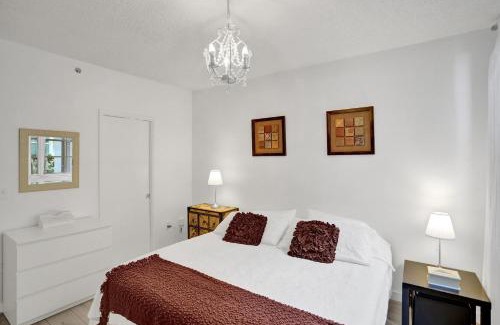 Aventura Apartment | Yacht Club Newly renovated parking included