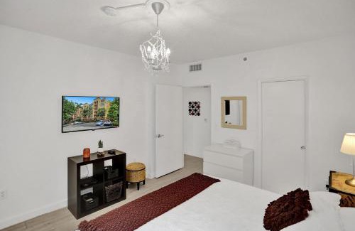 Aventura Apartment | Yacht Club Newly renovated parking included