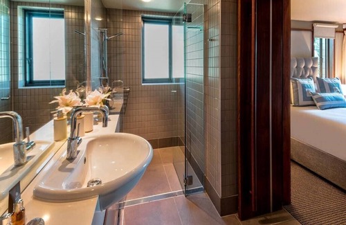 Hamilton Island Apartment | Yacht Club Villa 13, Stunning Seaview Villa on Hamilton Island