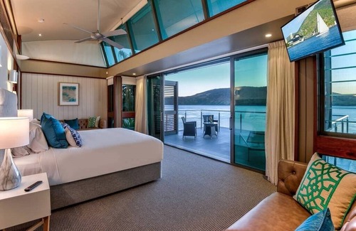 Hamilton Island Apartment | Yacht Club Villa 13, Stunning Seaview Villa on Hamilton Island