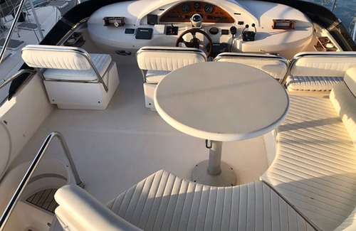 Puerto Banus Boat Rental | YACHT EXPERIENCE IN PUERTO BANUS