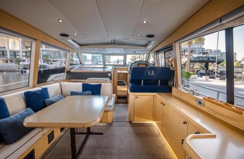 Jumeirah Boat Rental | Yacht Experience - Stella Romana