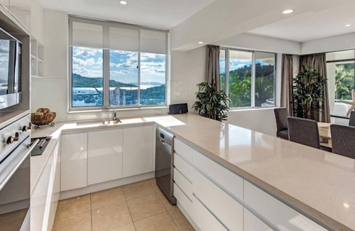 Hamilton Island Apartment | Yacht Harbour Towers 1