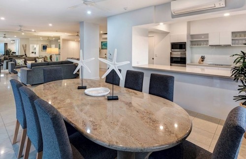 Hamilton Island Apartment | Yacht Harbour Towers 1