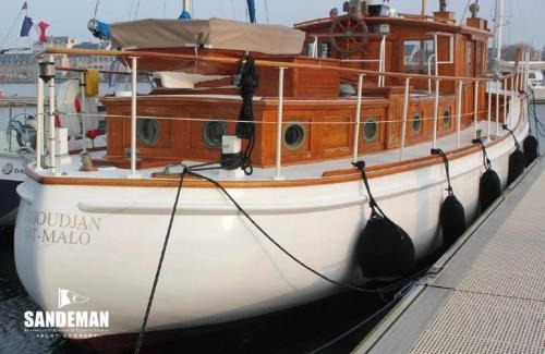 Intra Muros Boat Rental | Yacht KARABOUDJAN