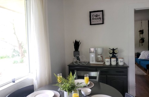 Jonesville House | Yadkin Valley Escape in Wine Country minutes to Downtown Elkin and River