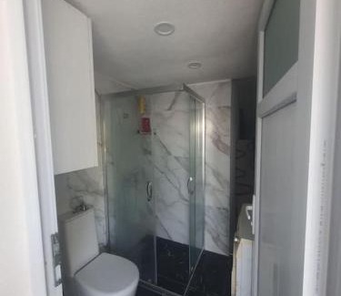Dagbelen Apartment | Yalıkavak'ta site içi özel iskele havuzlu suit oda