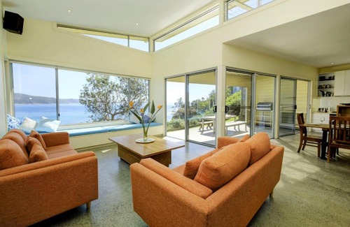 Seal Rocks House | YALLUMBEE