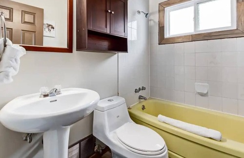 Canmore Condo | Yam 23 - Upper Studio with King