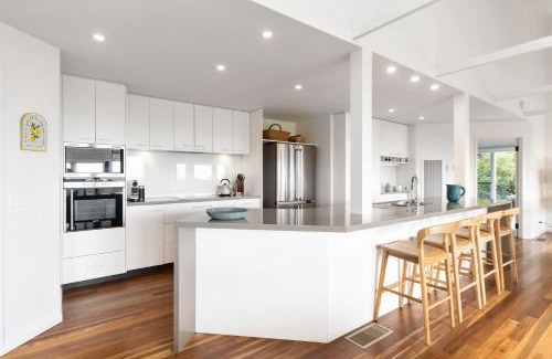 Red Hill House | 'Yambanool' Red Hill Escape
