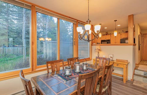 Moose Wilson Road Condo | Yampa 2414: The Aspens-Beautiful Sunny 1st Fl Condo-Large Family Rm