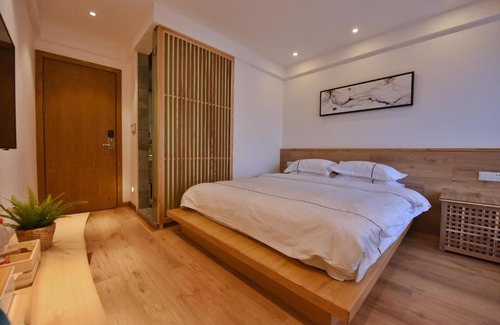 Nanming District Apartment | Yan She City Guesthouse
