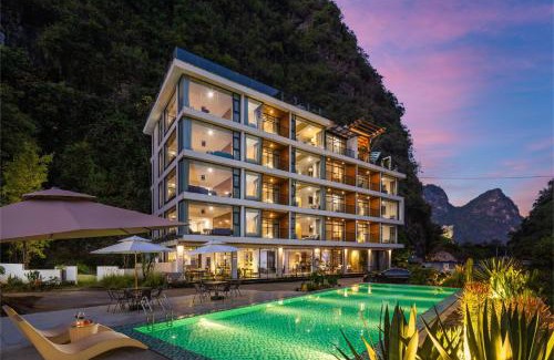 Yangshuo Hotel | Yangshuo 1Q84 Tree Hotel
