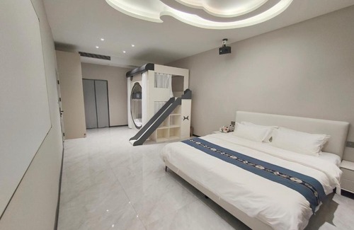 Ten Mile Gallery House | Yangshuo Mountain Villa