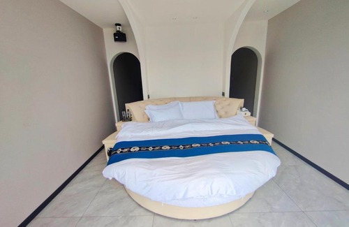 Ten Mile Gallery House | Yangshuo Mountain Villa