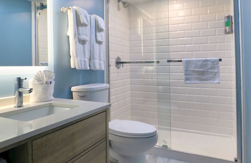 North Conway Hotel | Yankee Clipper Inn, SureStay Collection by Best Western