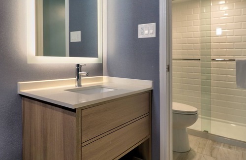 North Conway Hotel | Yankee Clipper Inn, SureStay Collection by Best Western