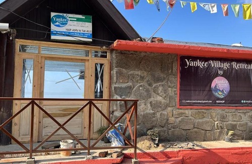 Rishop Hotel | Yankee Village Retreat Reshop