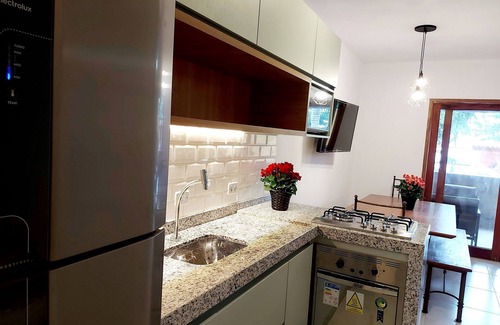 Mambucaba House | Yara house, 4 en-suites, Pool, BBQ, front beach, 14people, 1.3km from old center