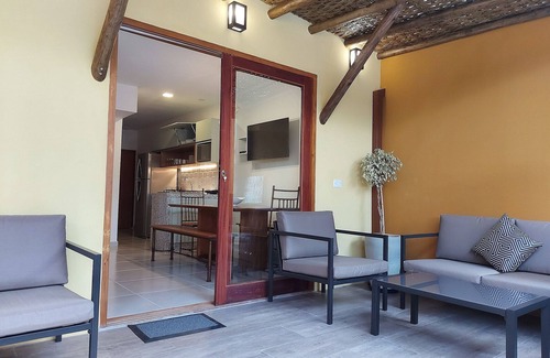 Mambucaba House | Yara house, 4 en-suites, Pool, BBQ, front beach, 14people, 1.3km from old center